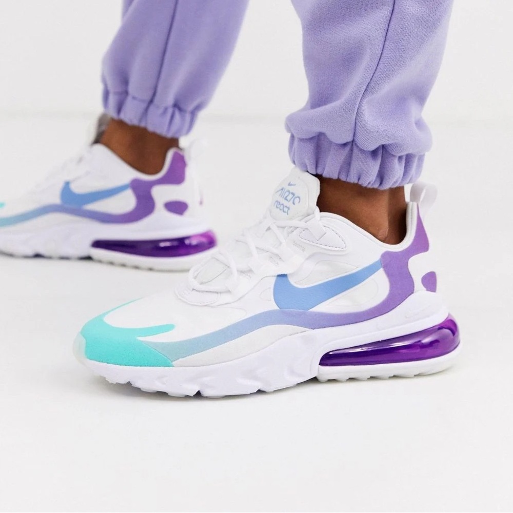 Nike Air Max 270 Sneakers